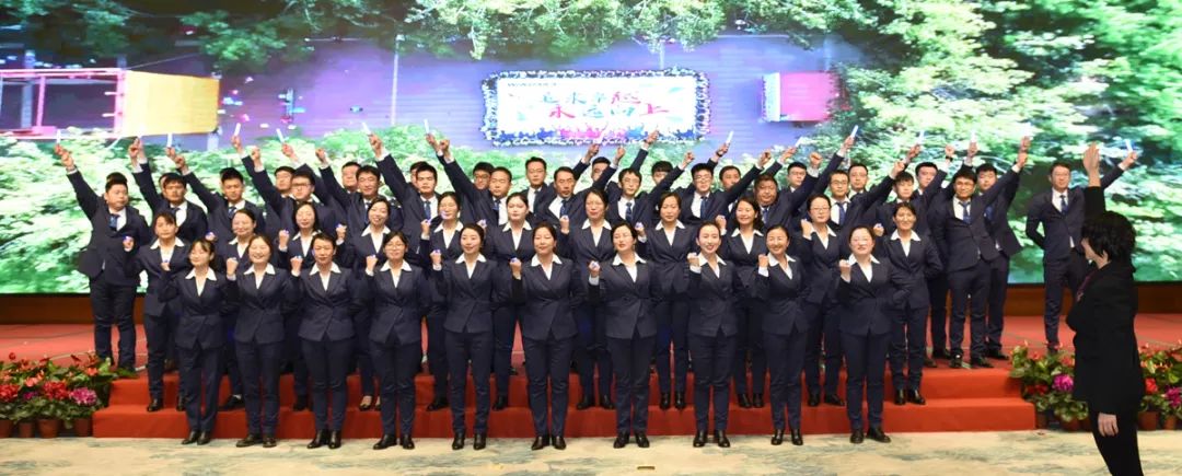 忘我拼搏，相信我們會創(chuàng)造奇跡！